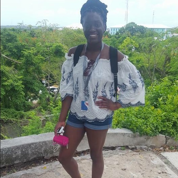 Meet your Posher, Tierra - Picture 6 of 9